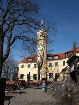 Die Anlagen auf dem Gipfel der Landeskrone bei Görlitz.