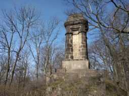 Der Bismarckturm auf der Landeskrone bei Görlitz.