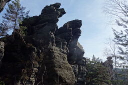 Felsen am Aufstieg zu den Nonnenfelsen.