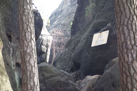 Felsen am Aufstieg zu den Nonnenfelsen.