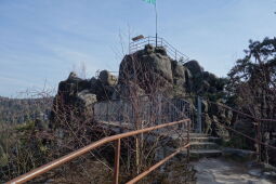 Die Aussichtsplattform auf den Nonnenfelsen im Zittauer Gebirge.