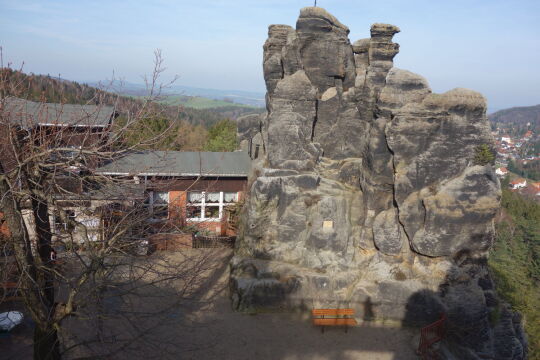 Die Gaststätte auf den Nonnenfelsen im Zittauer Gebirge.