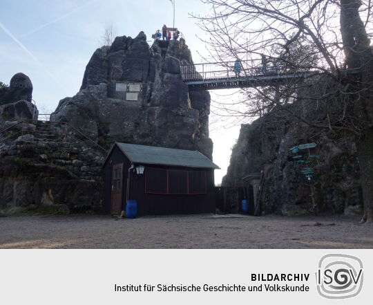 Die Aussichtsplattform auf den Nonnenfelsen im Zittauer Gebirge.