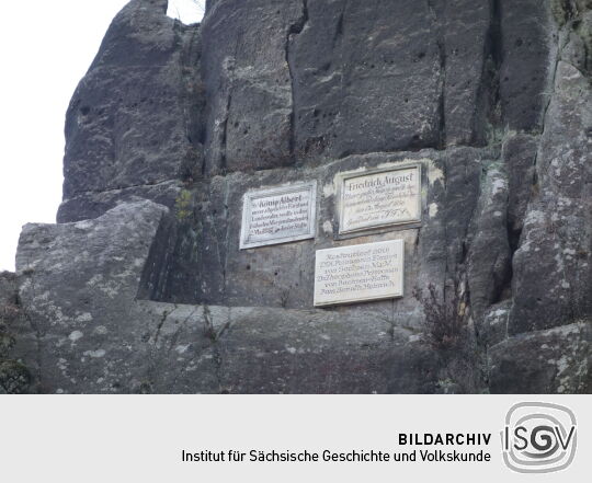 Inschriften auf den Nonnenfelsen im Zittauer Gebirge.