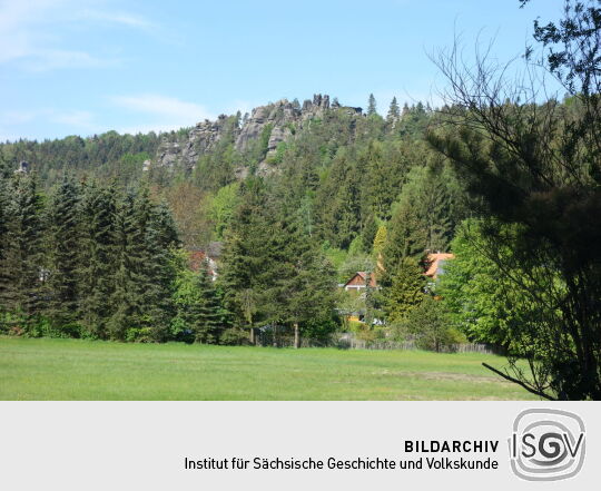 Blick zu den Nonnenfelsen im Zittauer Gebirge.