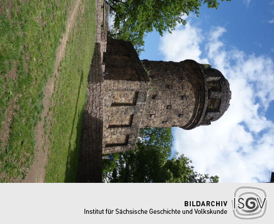 Infotafel an der Bismarcksäule in Radebeul.