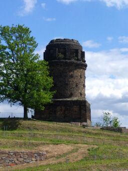 Die Bismarcksäule in Radebeul.