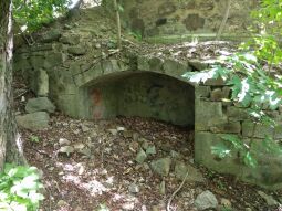 Die Ruine des Tischer- oder Mäuseturms in Radebeul-Oberlößnitz.