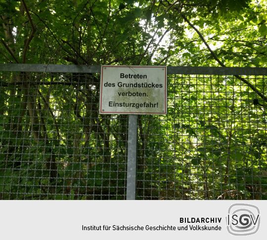 Verbotstafel an der Ruine des Tischer- oder Mäuseturms in Radebeul-Oberlößnitz.