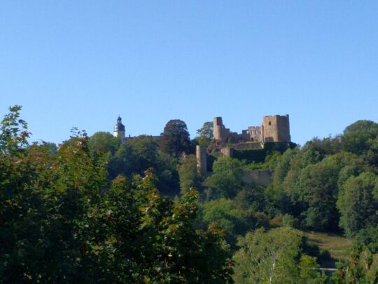 Blick zur Burgruine Frauenstein im Erzgebirge.