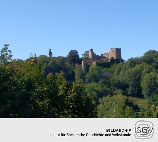 Blick zur Burgruine Frauenstein im Erzgebirge.