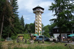 Der neue Aussichtsturm auf dem Scheibenberg.