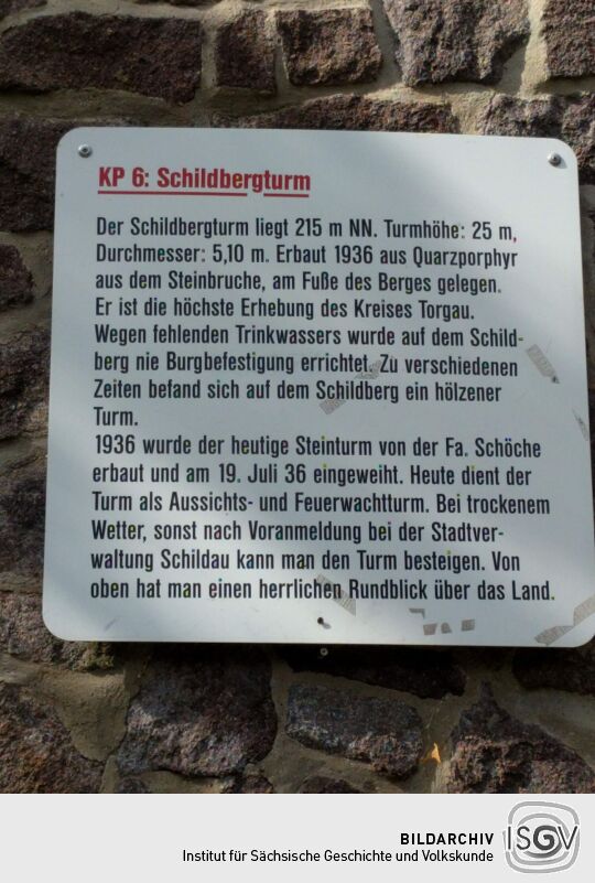 Infotafel am Aussichtsturm auf dem Schildberg bei Schildau.