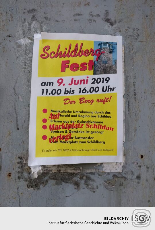 Plakat mit Hinweis auf das Schildbergfest auf dem Schildberg bei Schildau.