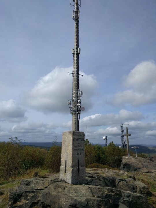 Die Messsäule Station Schwartenberg der Königlich Sächsischen Triangulierung von 1868.