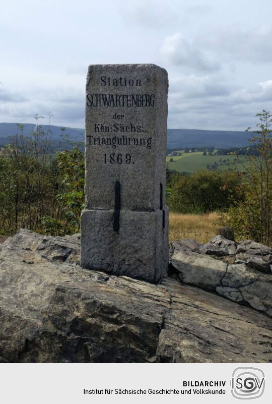 Die Messsäule Station Schwartenberg der Königlich Sächsischen Triangulierung von 1868.