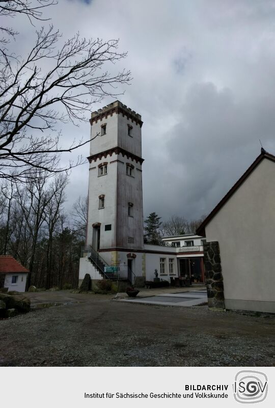 Der Aussichtsturm auf dem Schwedenstein bei Steina.