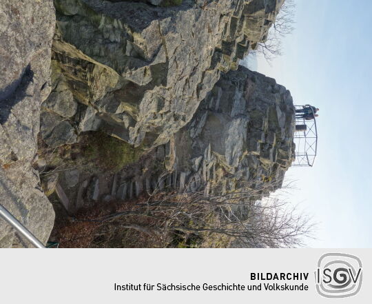 Der Gipfelfelsen mit dem Aussichtsplateau auf dem Oberoderwitzer Spitzberg.