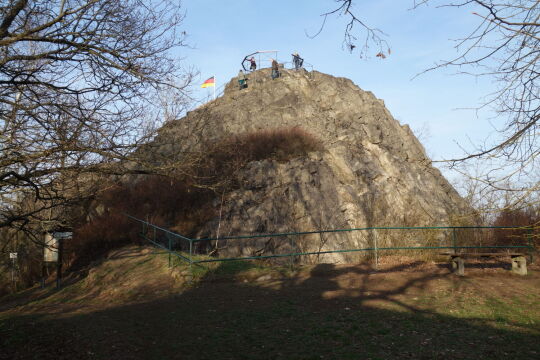 Der Gipfelfelsen mit dem Aussichtsplateau auf dem Oberoderwitzer Spitzberg.