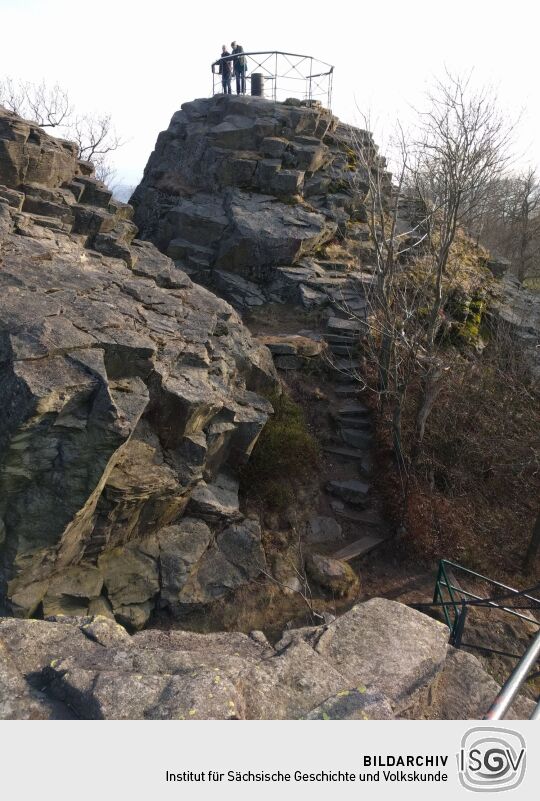 Der Gipfelfelsen mit dem Aussichtsplateau auf dem Oberoderwitzer Spitzberg.