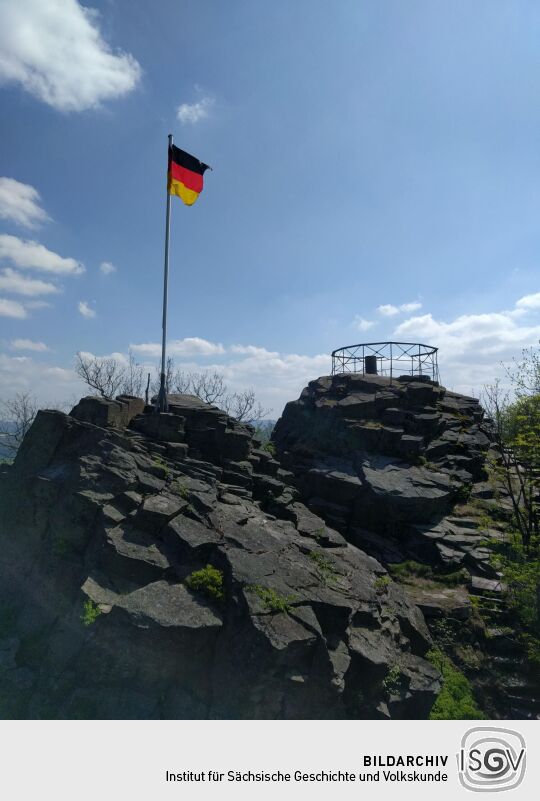 Der Gipfelfelsen mit dem Aussichtsplateau auf dem Oberoderwitzer Spitzberg.