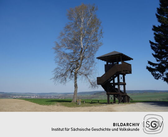 Der Aussichtsturm Zwönitzblick bei Zwönitz im Erzgebirge.