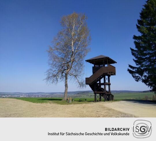 Der Aussichtsturm Zwönitzblick bei Zwönitz im Erzgebirge.