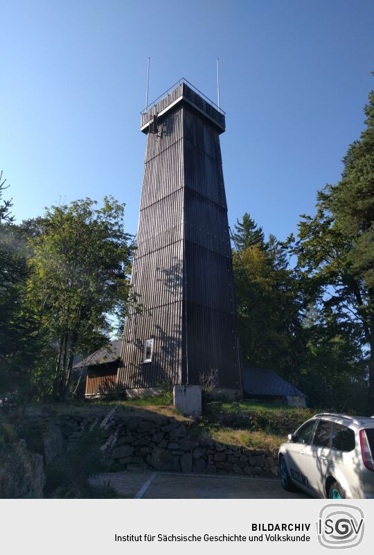 Der Aussichtsturm auf dem Steinberg bei der vogtländischen Gemeinde Steinberg.