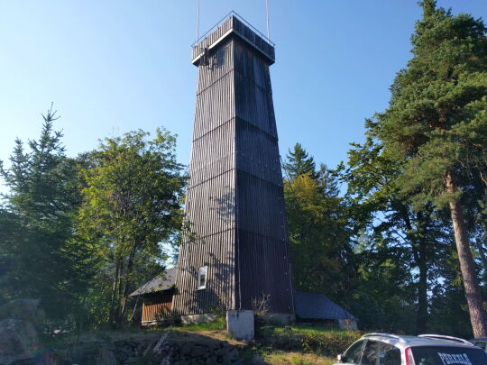 Der Aussichtsturm auf dem Steinberg bei der vogtländischen Gemeinde Steinberg.