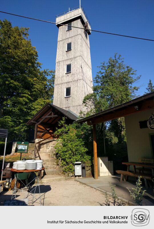 Der Aussichtsturm auf dem Steinberg bei der vogtländischen Gemeinde Steinberg.