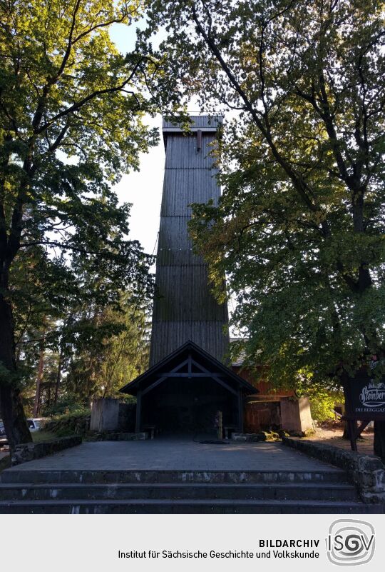 Der Aussichtsturm auf dem Steinberg bei der vogtländischen Gemeinde Steinberg.