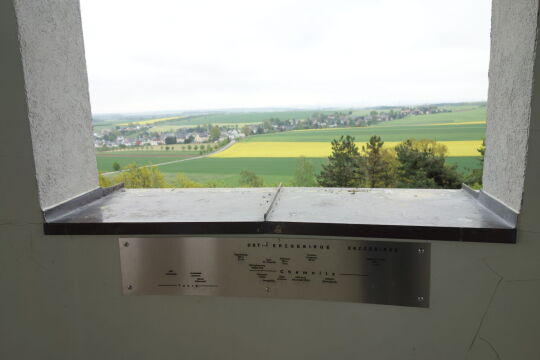 Auf der Aussichtsplattform des Taurasteinturms in Burgstädt.