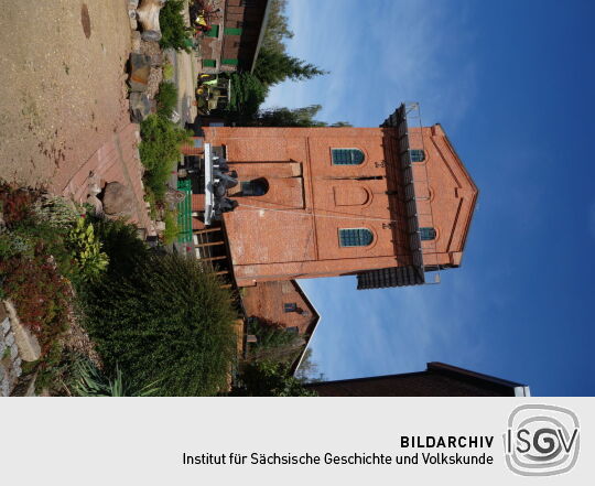 Der zum Aussichtsturm umgestaltete Förderturm im Heimat- und Bergbaumuseum in Reinsdorf bei Zwickau.