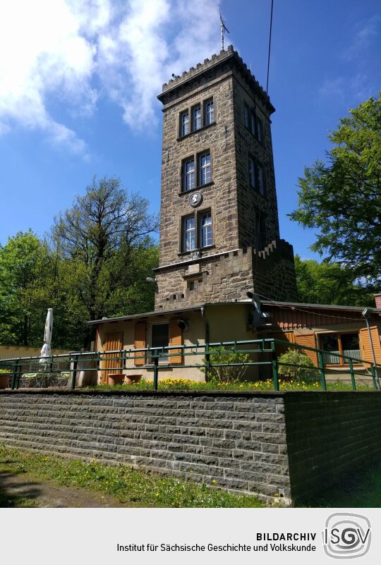 Der König-Johann-Turm auf dem Valtenberg bei Neukirch in der Oberlausitz.