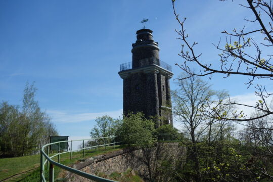 Der Bismarckturm auf dem Wachtelberg bei Wurzen.