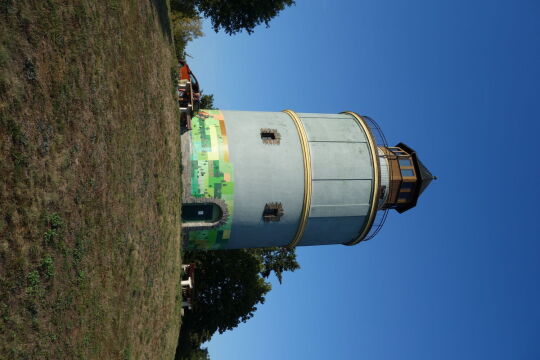 Der heute als Aussichtsturm genutzte, ehemalige Wasserturm von Plauen-Neundorf.