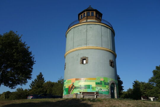 Der heute als Aussichtsturm genutzte, ehemalige Wasserturm von Plauen-Neundorf.