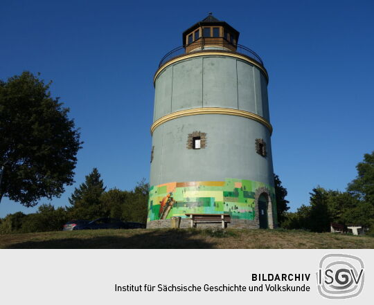 Der heute als Aussichtsturm genutzte, ehemalige Wasserturm von Plauen-Neundorf.