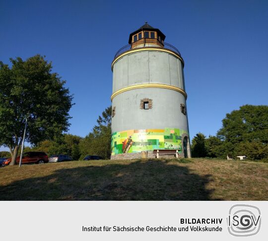 Der heute als Aussichtsturm genutzte, ehemalige Wasserturm von Plauen-Neundorf.