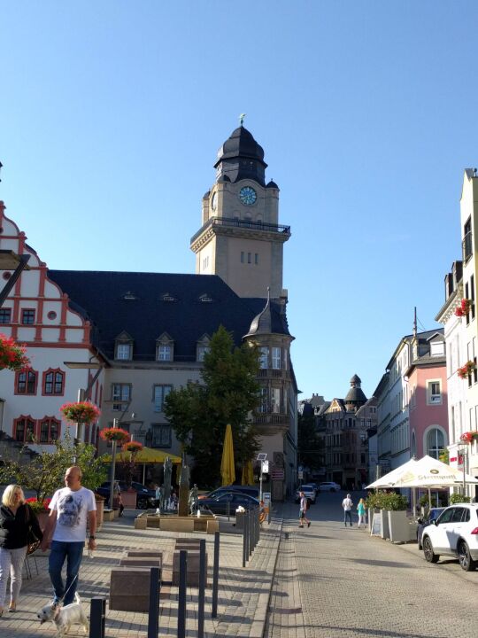 Das alte und das Neue Rathaus in Plauen.