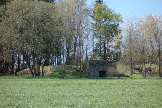 Reste eines historischen Kalkofens bei Dippoldiswalde-Naundorf.