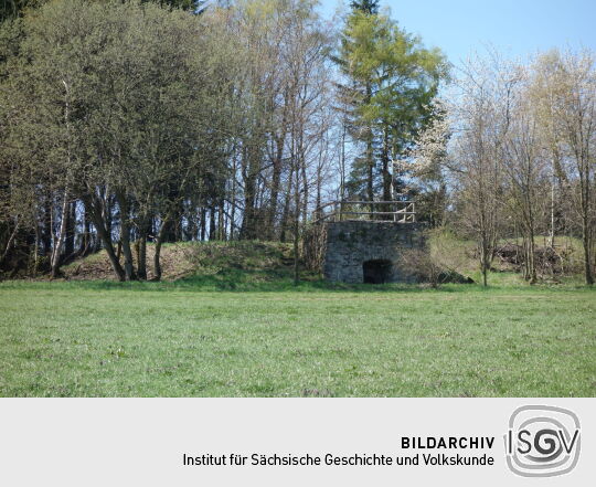 Reste eines historischen Kalkofens bei Dippoldiswalde-Naundorf.