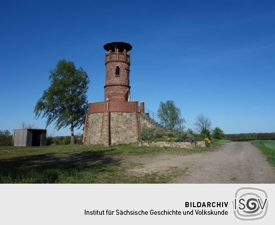 Der Aussichtsturm auf Johannas Höh’ bei Pyrna