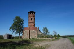 Bild: Der Aussichtsturm auf Johannas Höh’ bei Pyrna