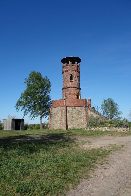 Der Aussichtsturm auf Johannas Höh’ bei Pyrna