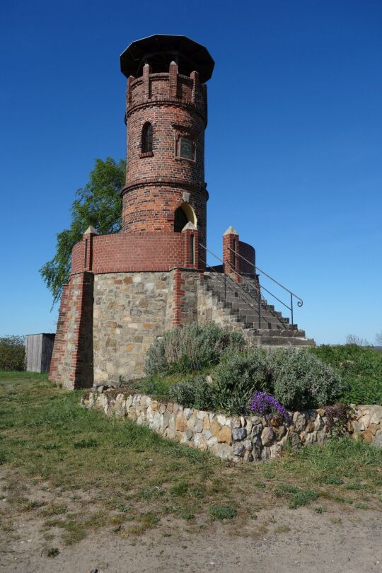 Der Aussichtsturm auf Johannas Höh’ bei Pyrna