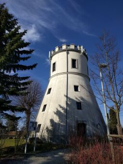 Bild: Der Aussichtsturm Windmühle in Boxdorf.