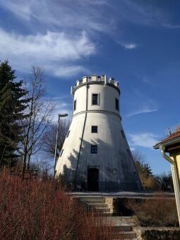 Bild: Der Aussichtsturm Windmühle in Boxdorf.