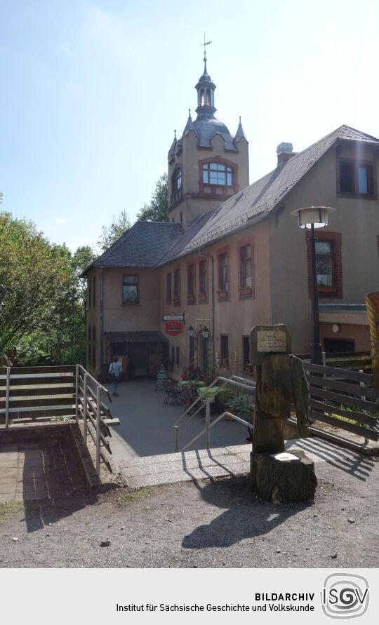 Beckenbergbaude mit Aussichtsturm bei Eibau.