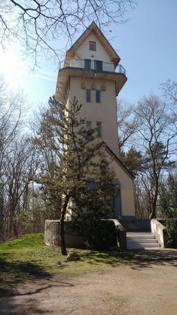 Der Aussichtsturm im Stadtpark auf dem Weinberg in Taucha.